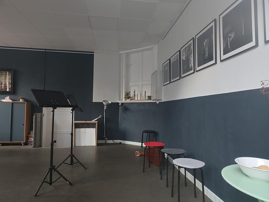 男士配饰现代设计示例