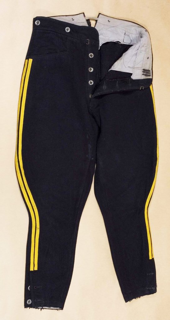 高腰直筒牛仔裤