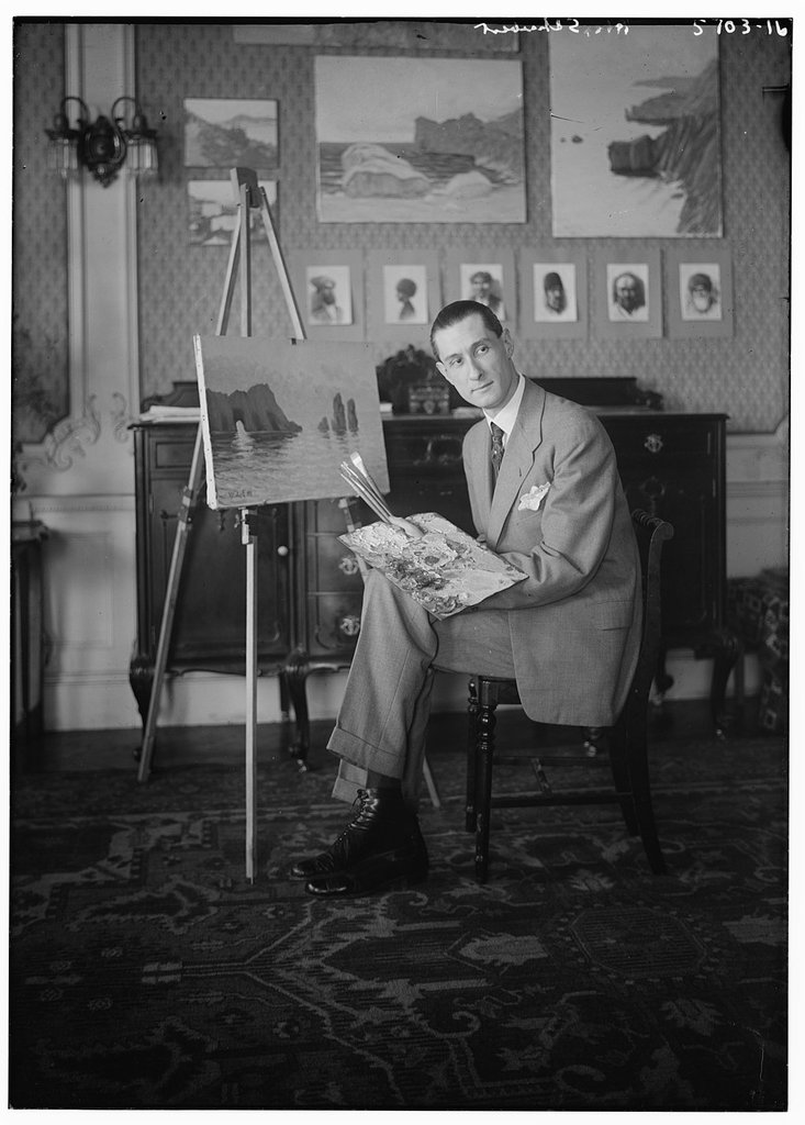 艺术画廊中的男士