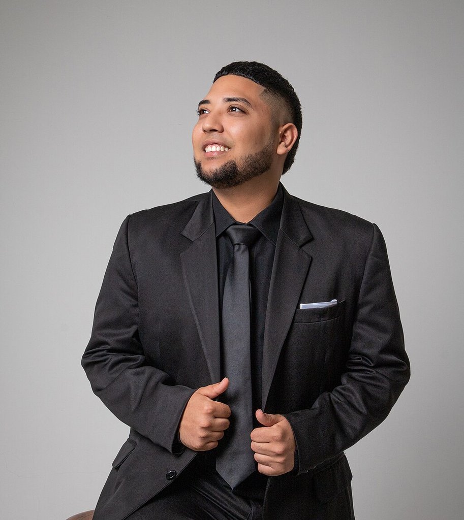 漫步巴黎：街拍中的法式随性