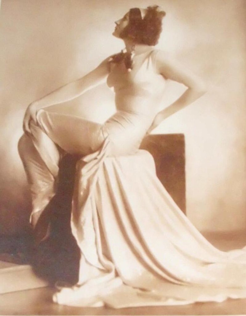 复古风格女性艺术照