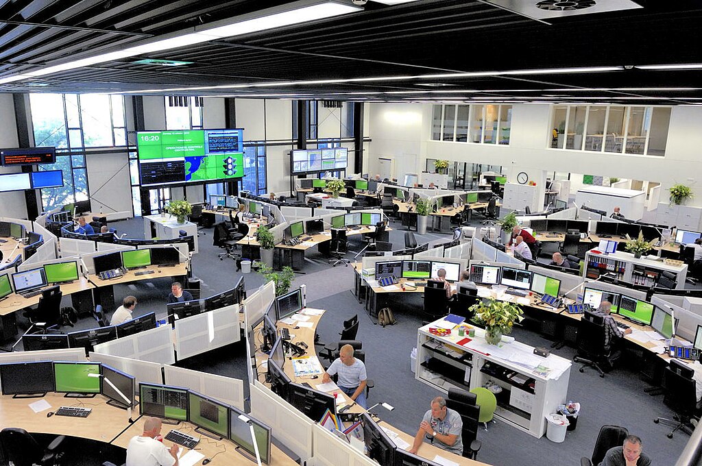 现代开放式办公环境