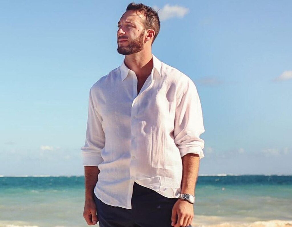 白色衬衫海滩造型