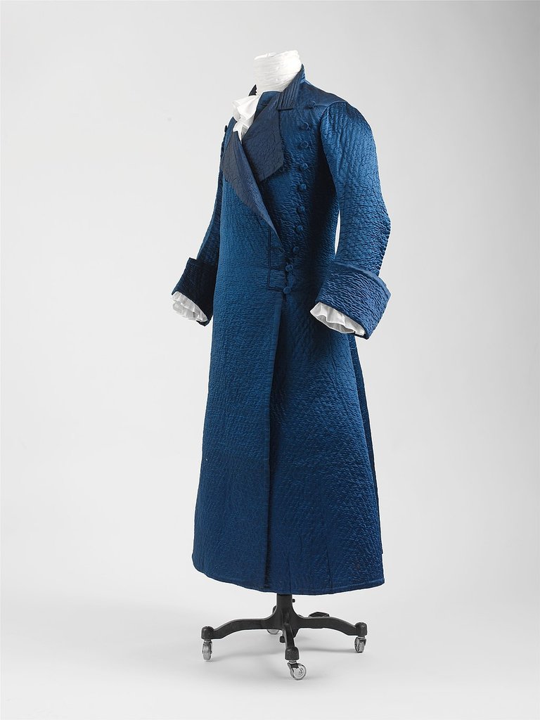 流动感的蓝色外套