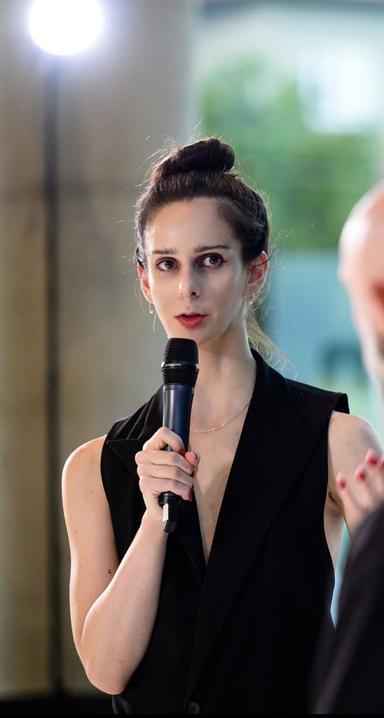 黄昏时分的街道