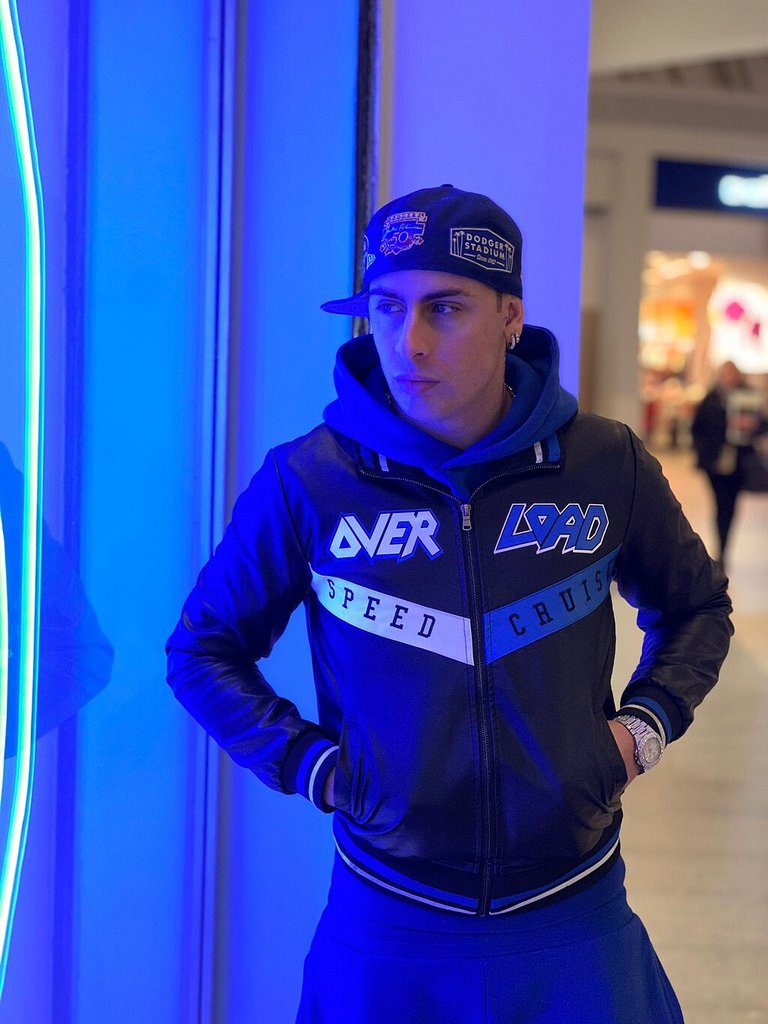 运动夹克男士肖像