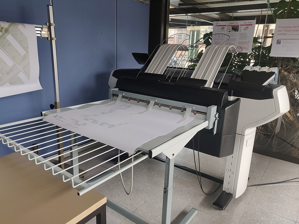 激光裁剪设备正在切割面料