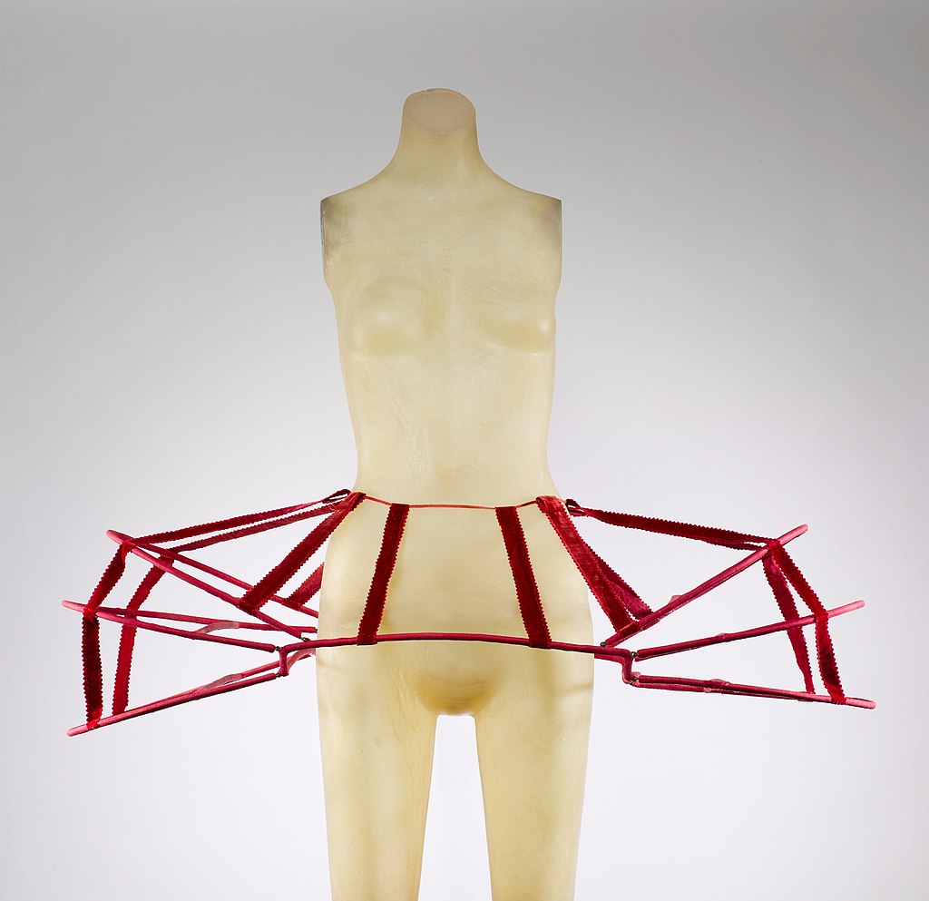 夸张廓形服饰设计