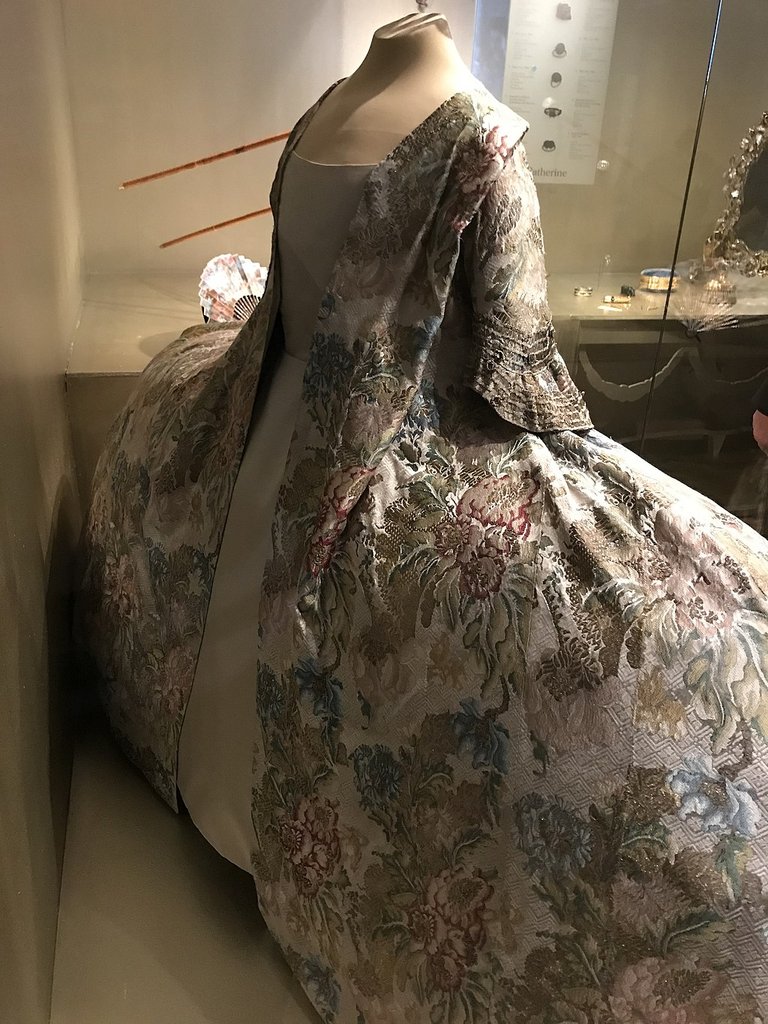 服装结构与褶皱工艺