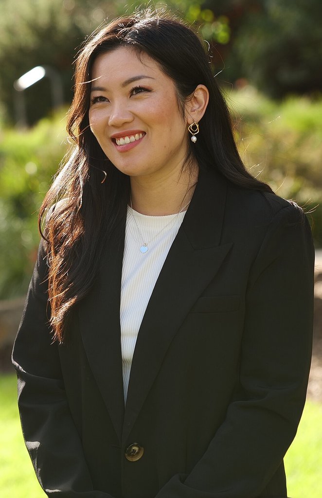 黑色西装专业形象