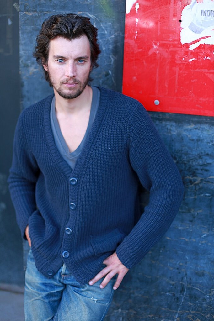 蓝色休闲针织衫