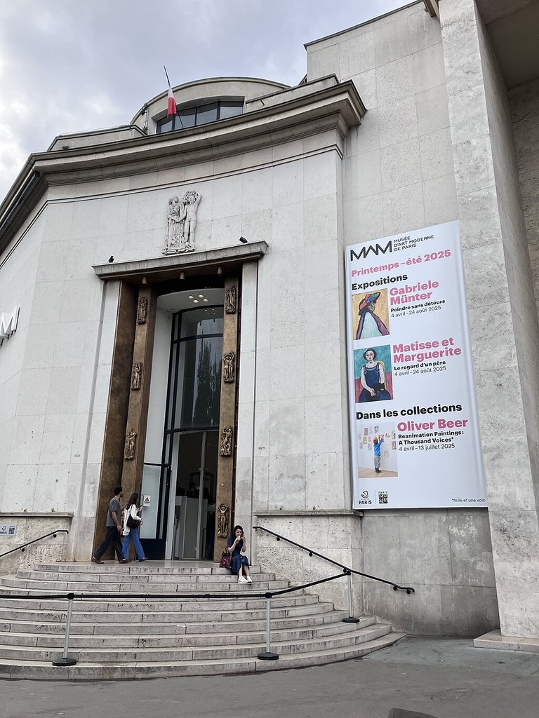 艺术空间中的服装