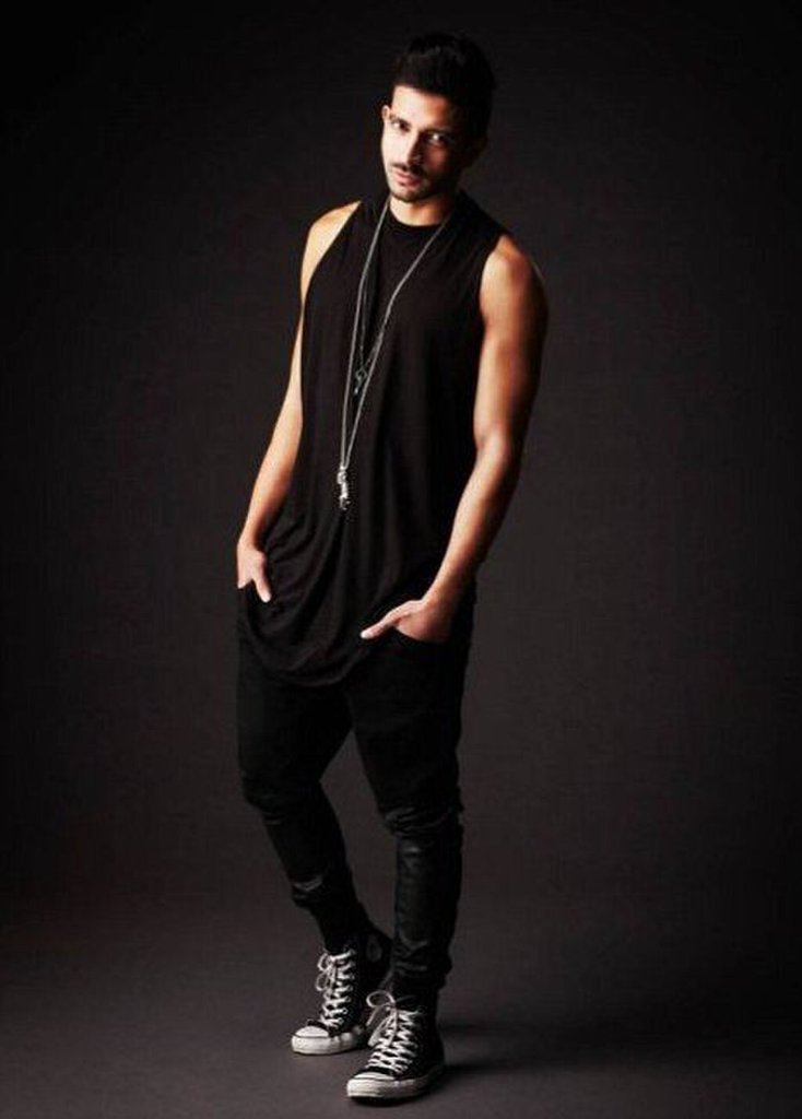 黑白色调层次感叠穿服饰